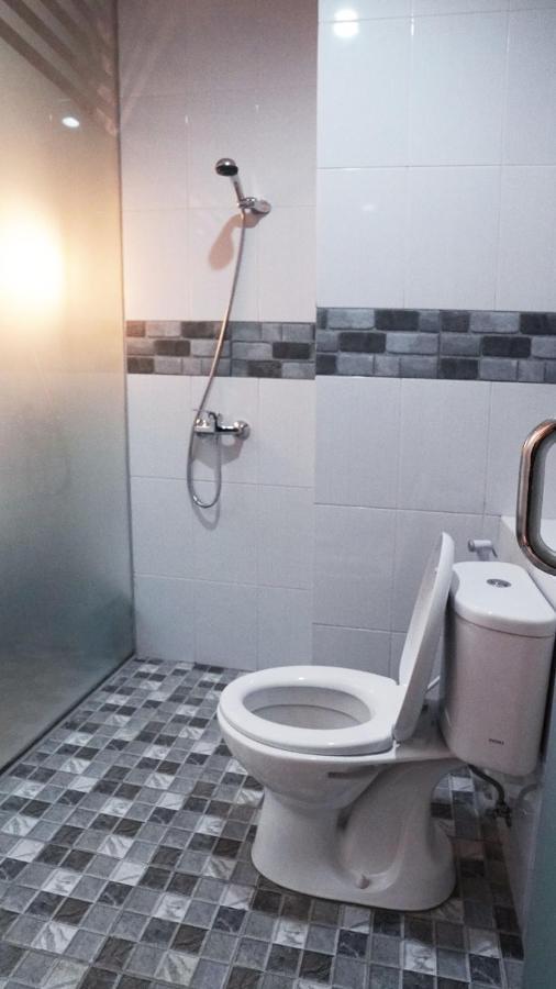 Hostel 18 Pasangan Butuh Surat Nikah Bandung Exterior foto